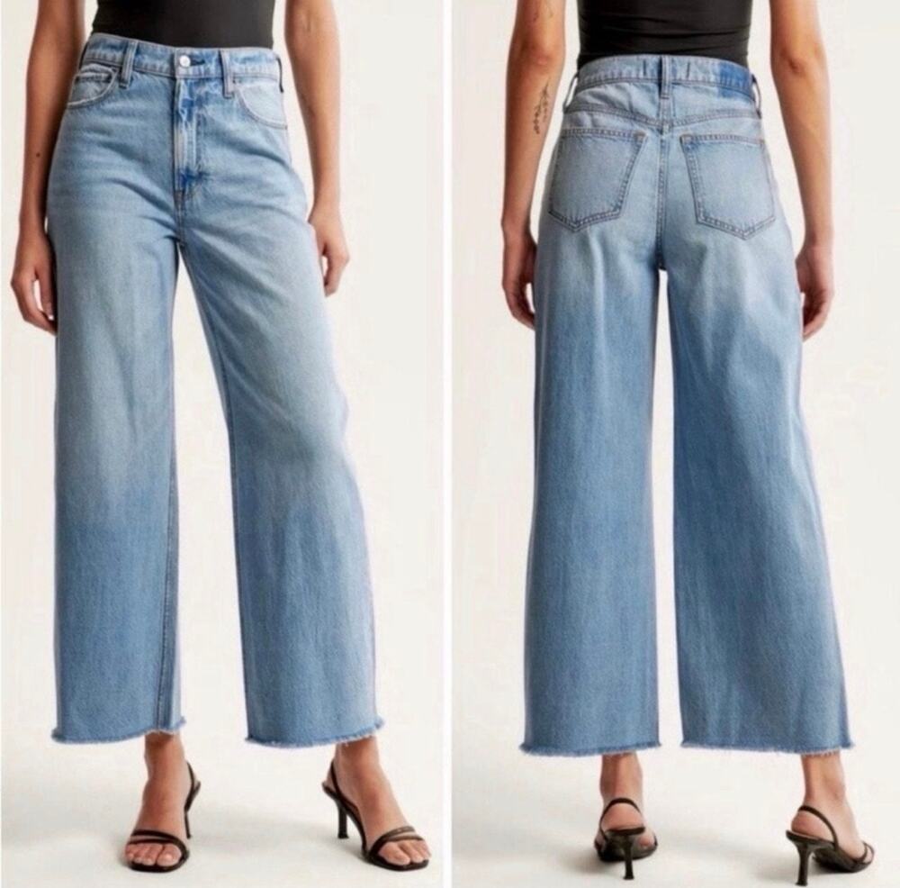 NWT Abercrombie & Fitch The Wide Leg High Rise Jeans 35 Short Light Wash Raw Hem